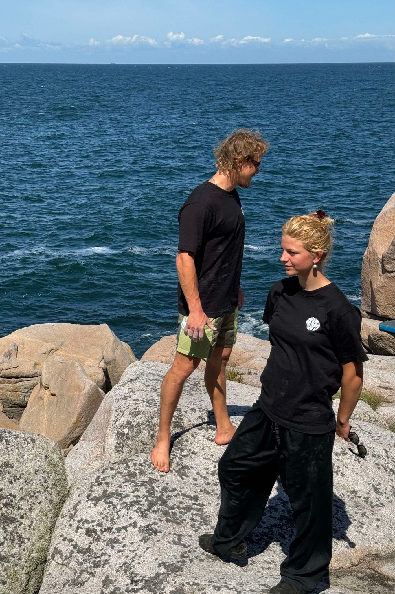 THE BLACK TEE